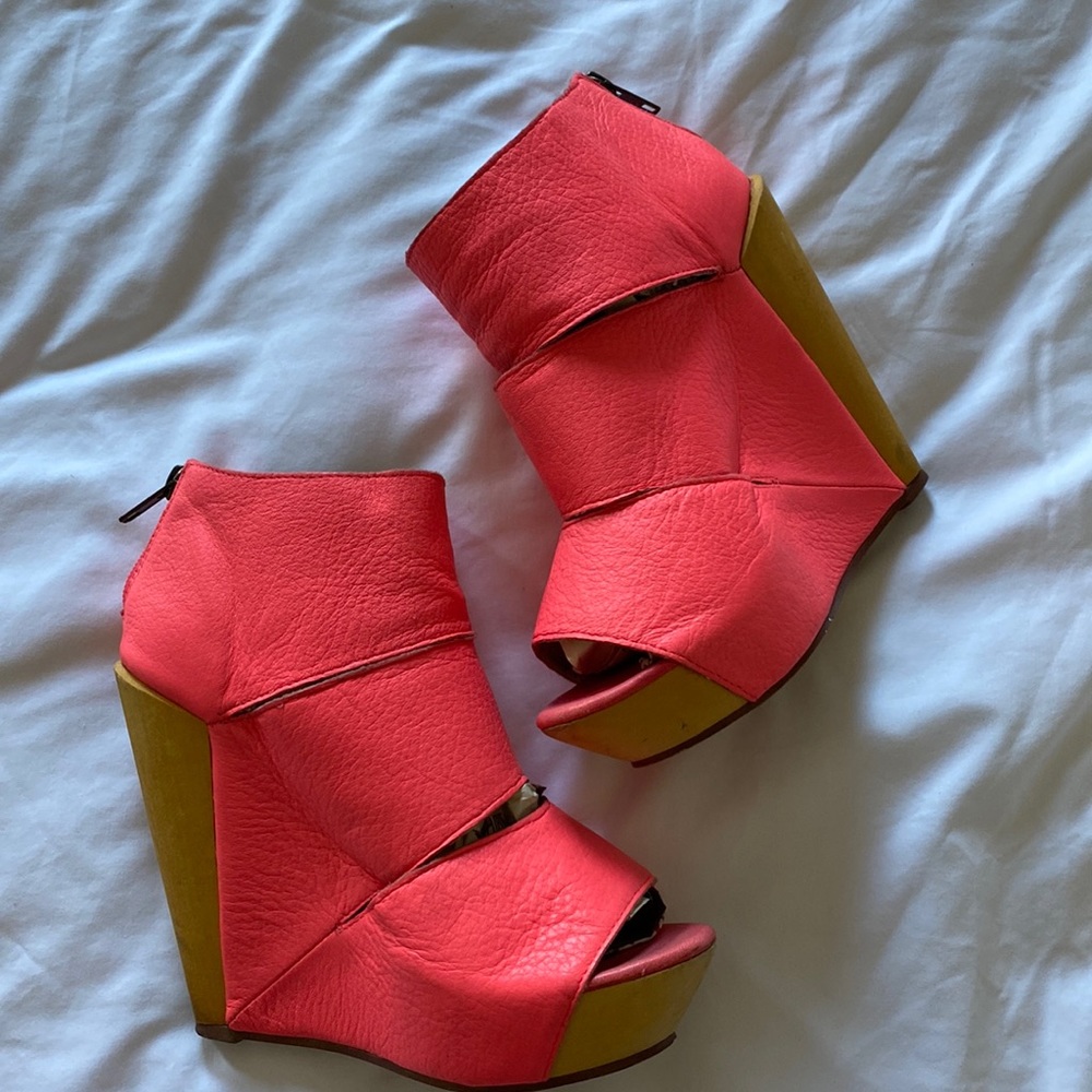messeca neon coral wedges